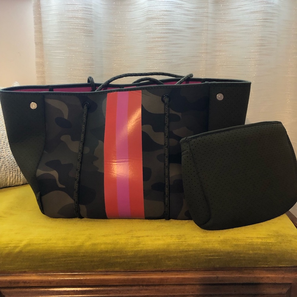 Hello Happiness! Camo printed neoprene tote with red and pink stripes